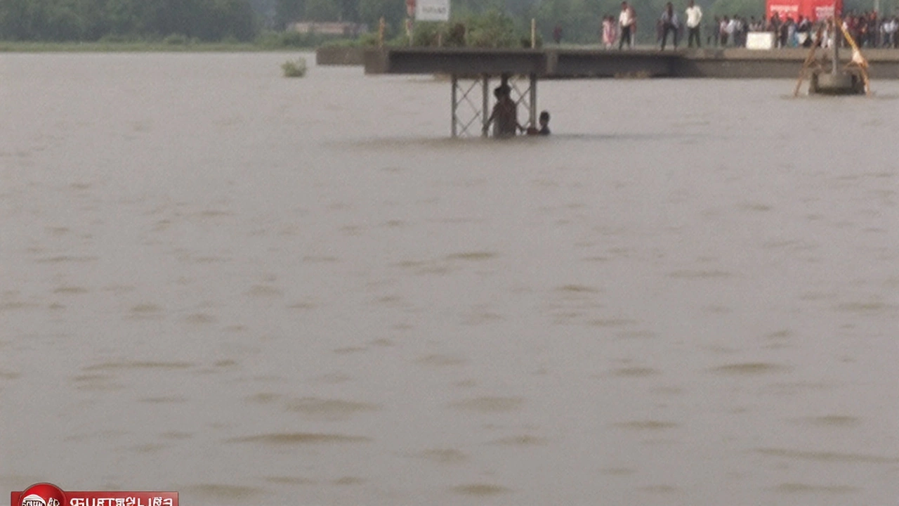 Madhya Pradesh Floods: Narmada Overflows, Orange Alert as Roads Vanish Across Districts